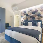 Designer In Oltrarno Apartment *