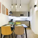 Designer In Oltrarno * Florence