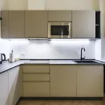 Designer In Oltrarno Apartment