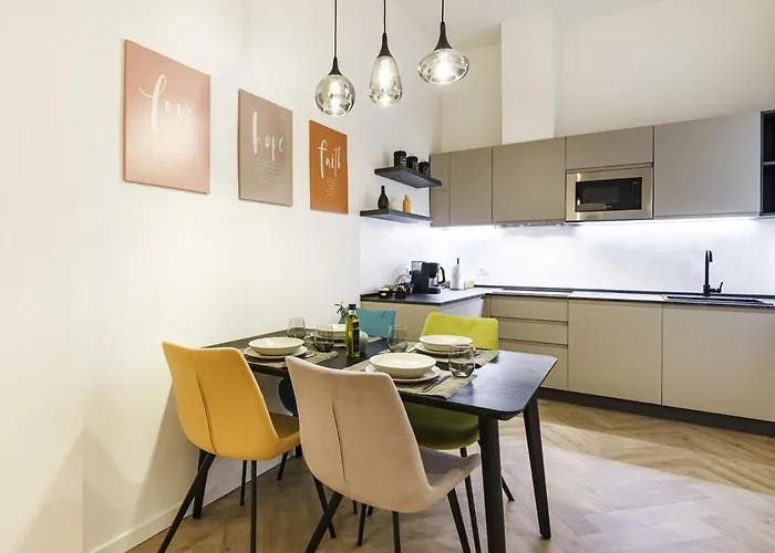 Designer In Oltrarno